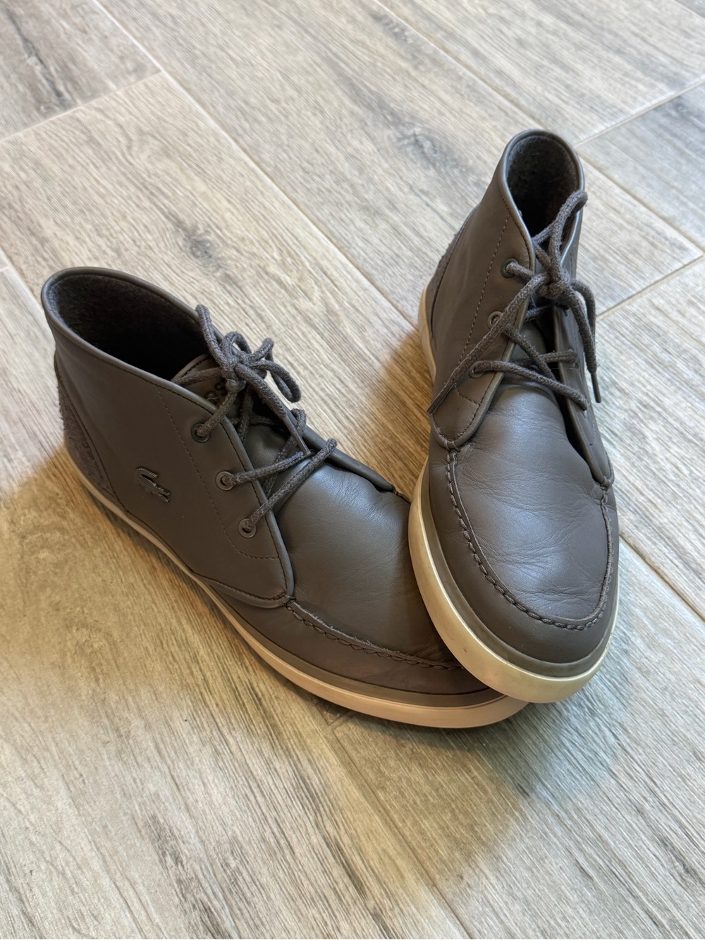 Lacoste Mens Sevrin Sneakers Gray Lace Up Mid Top Shoes US 9 Casual Designer